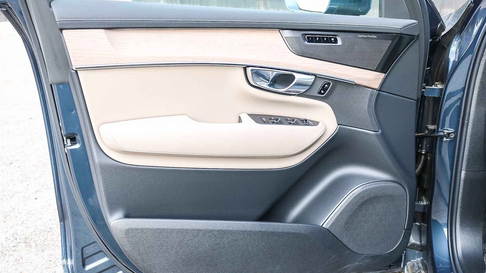 New 2026 Volvo XC90 T8 Plus AWD/4WD image 22