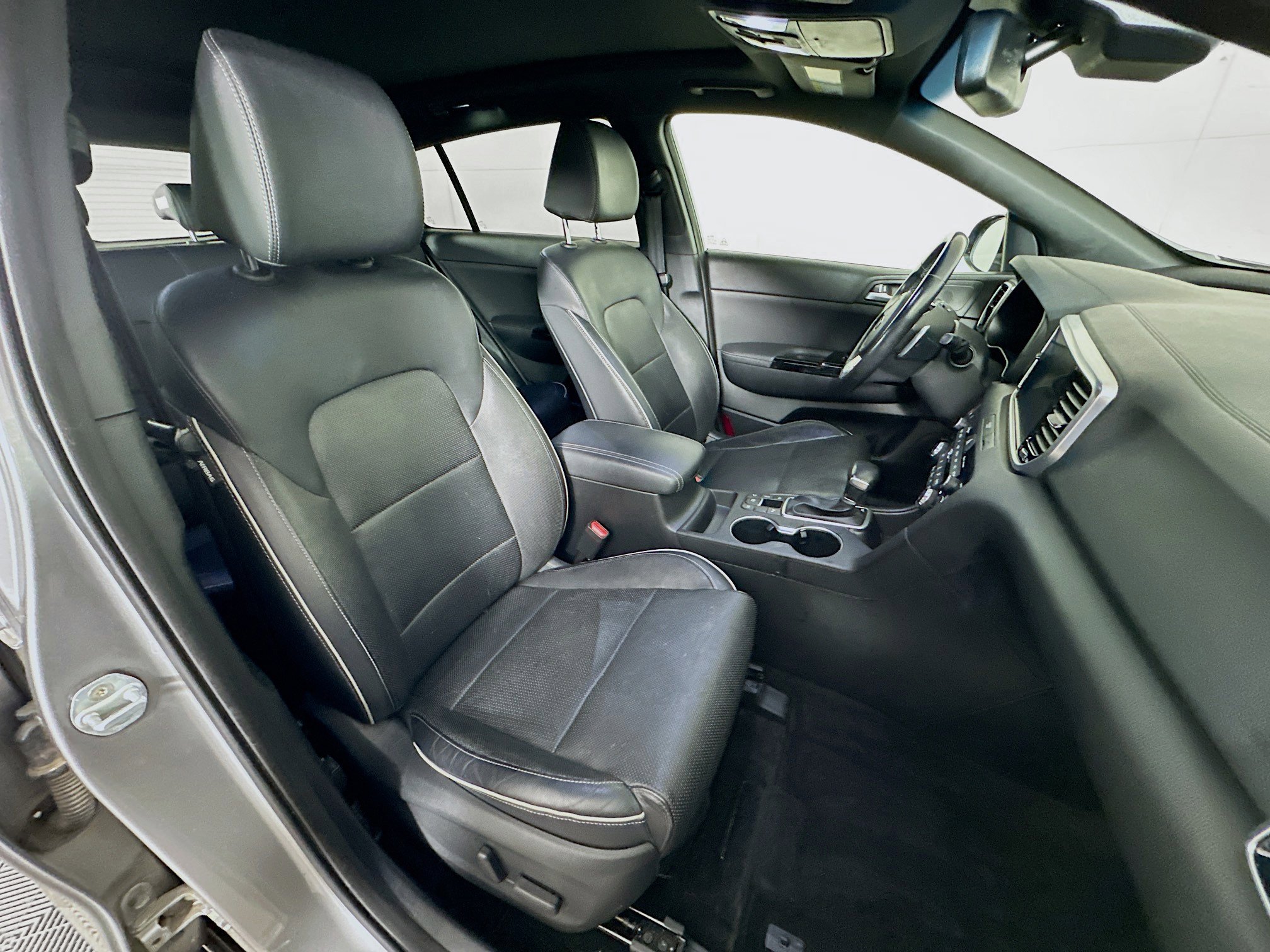 Used 2020 Kia Sportage SX image 32