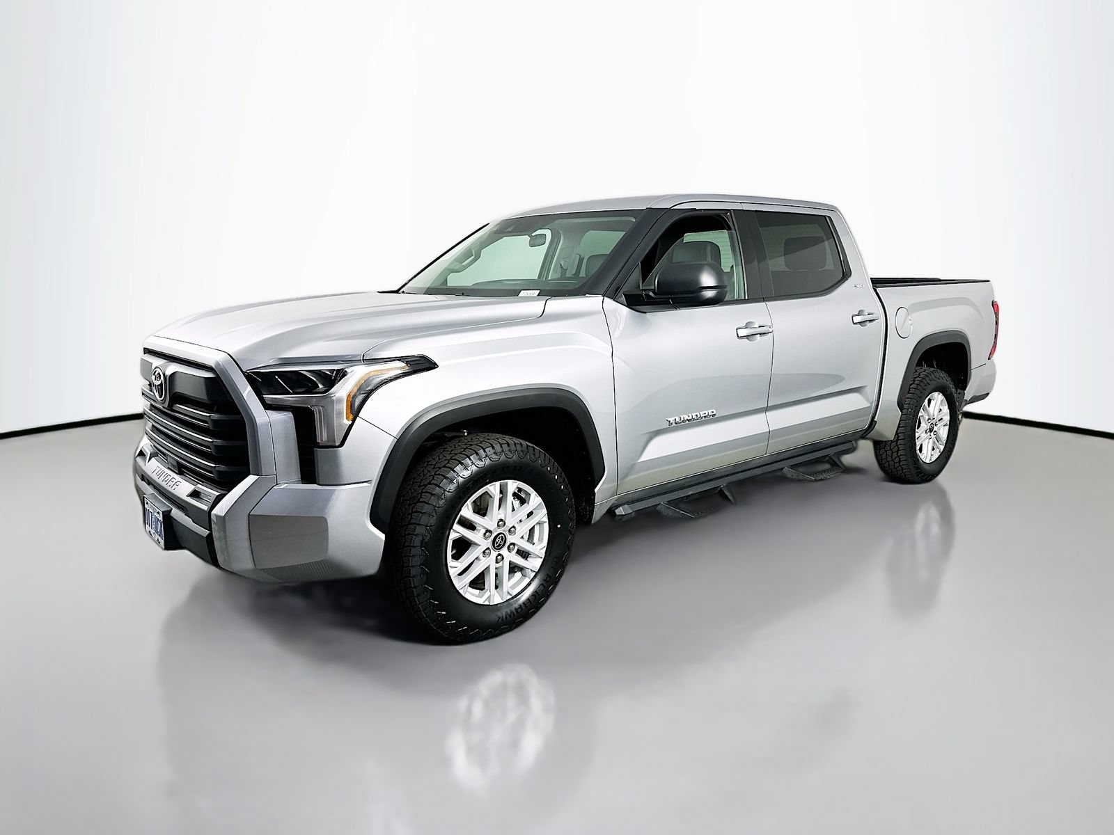 Used 2023 Toyota Tundra SR5 w/ SR5 Premium Package RWD image 3