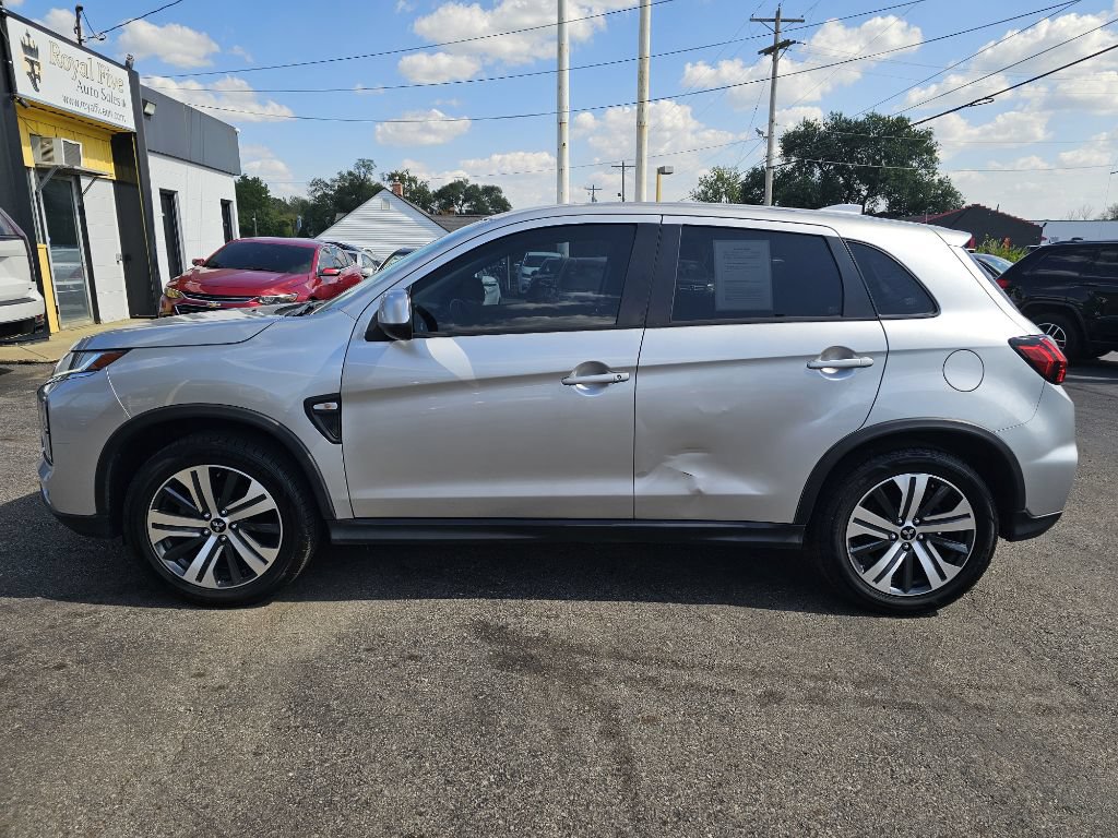 Used 2021 Mitsubishi Outlander Sport Black Edition FWD image 9