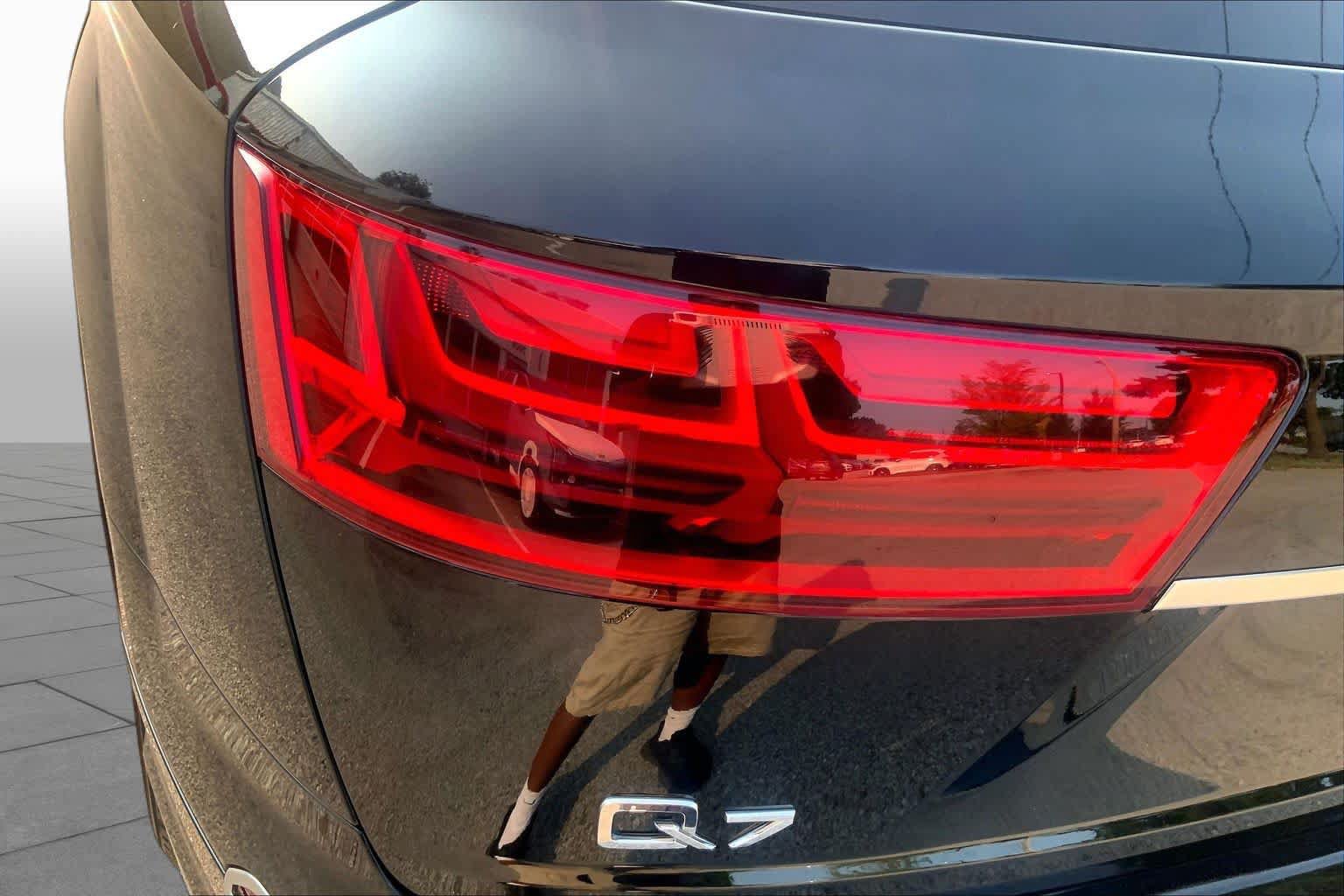 Used 2017 Audi Q7 3.0T Premium Plus AWD/4WD image 28