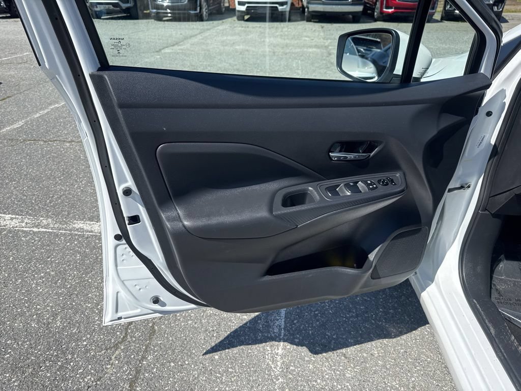 Used 2025 Nissan Versa SV FWD image 22