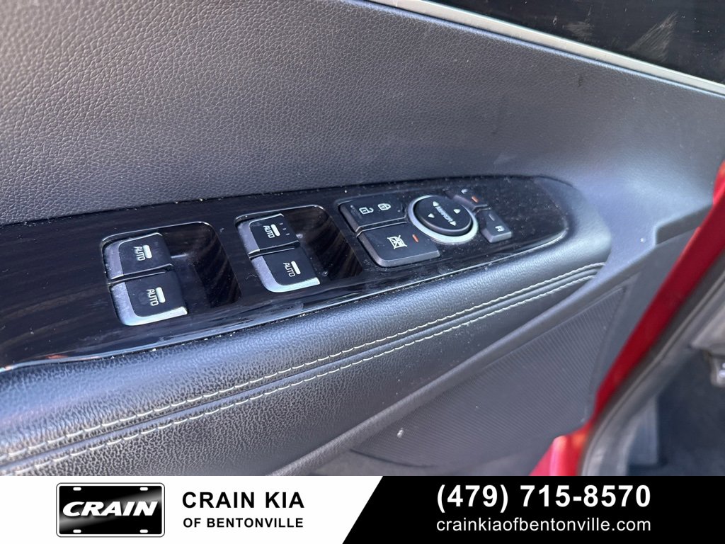 Used 2019 Kia Sorento LX image 18