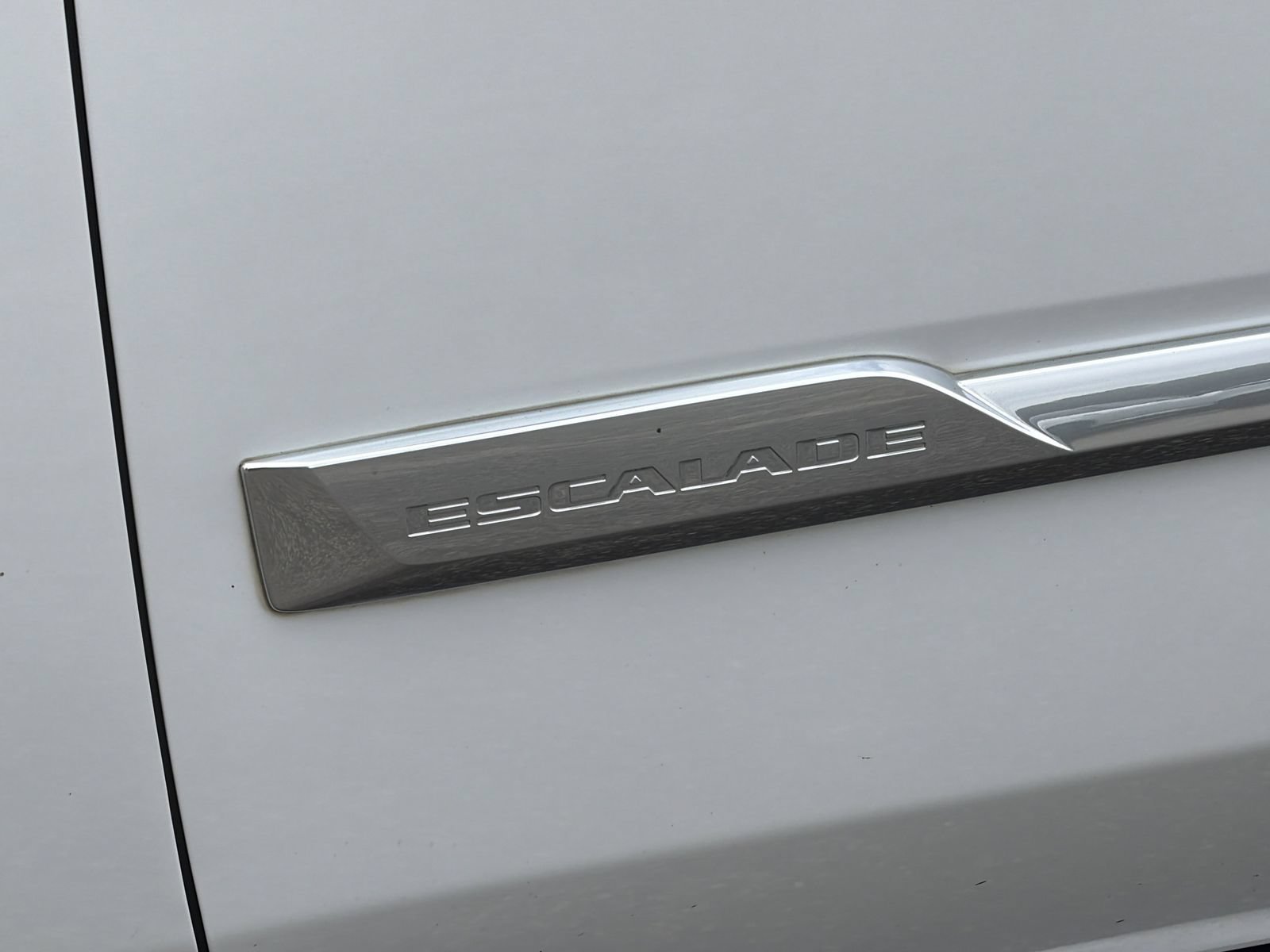 Used 2017 Cadillac Escalade Platinum AWD/4WD image 41