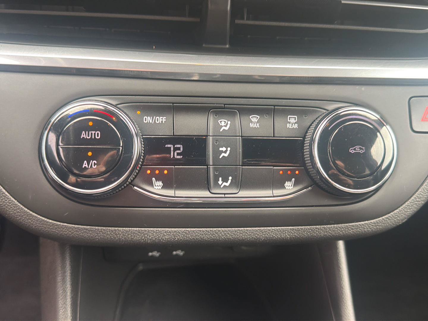 Used 2024 Buick Envista Preferred FWD image 27