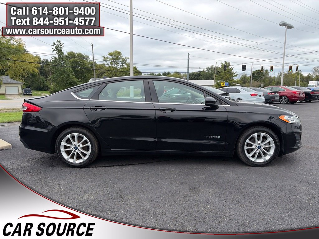 Used 2019 Ford Fusion SE FWD image 4