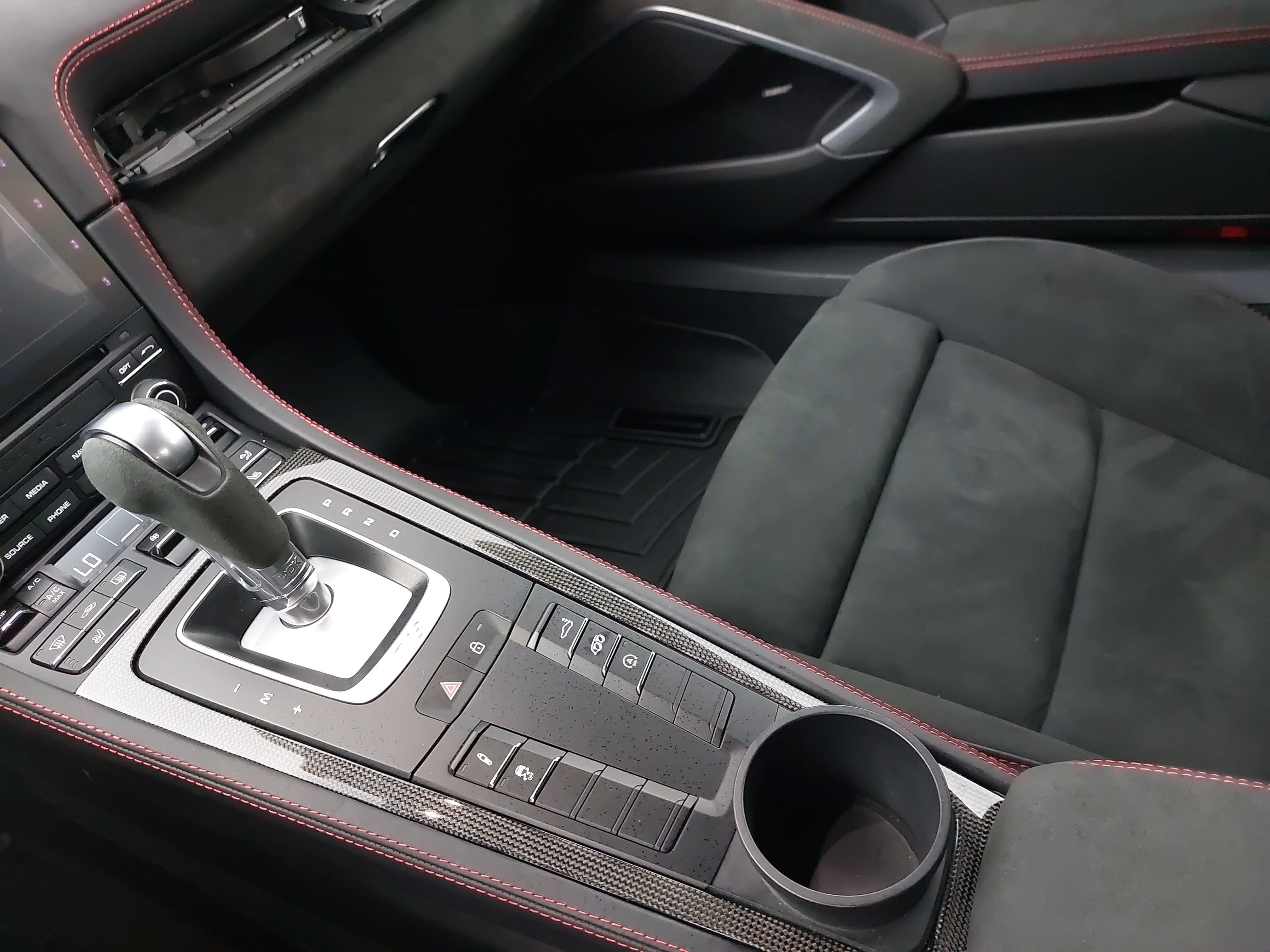 Certified 2024 Porsche 718 Cayman GTS RWD image 21