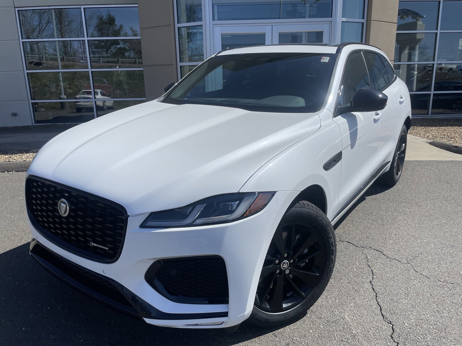 New 2025 Jaguar F-PACE R-Dynamic S image 30