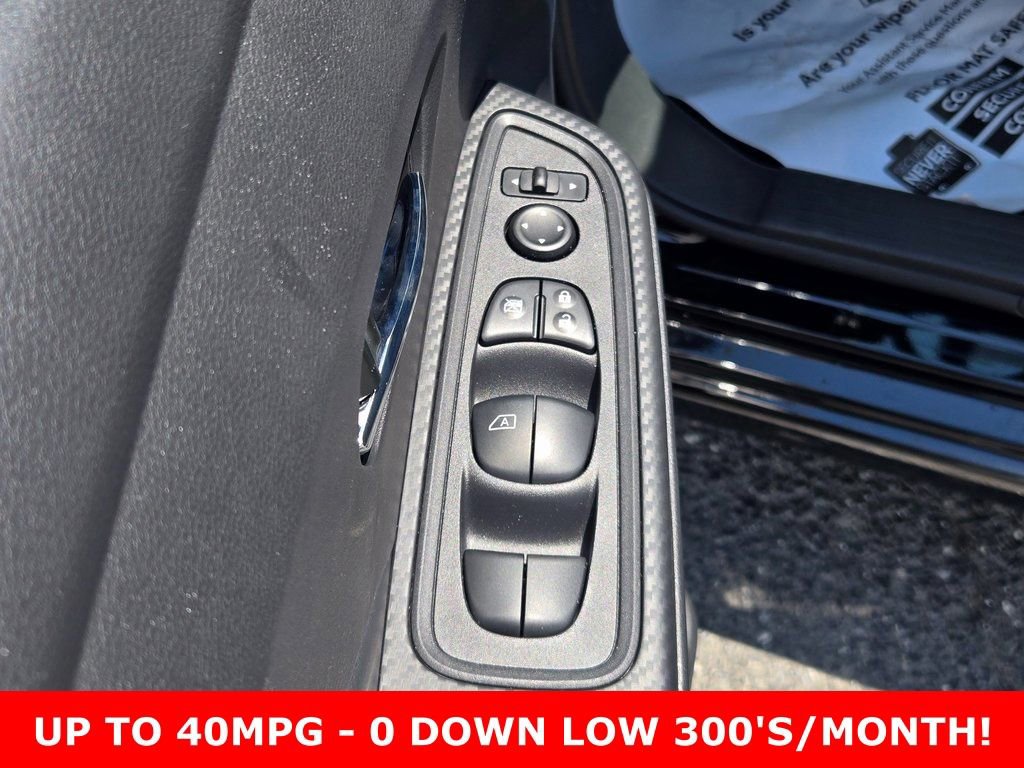 New 2025 Nissan Versa SV w/ Trunk Package FWD image 28