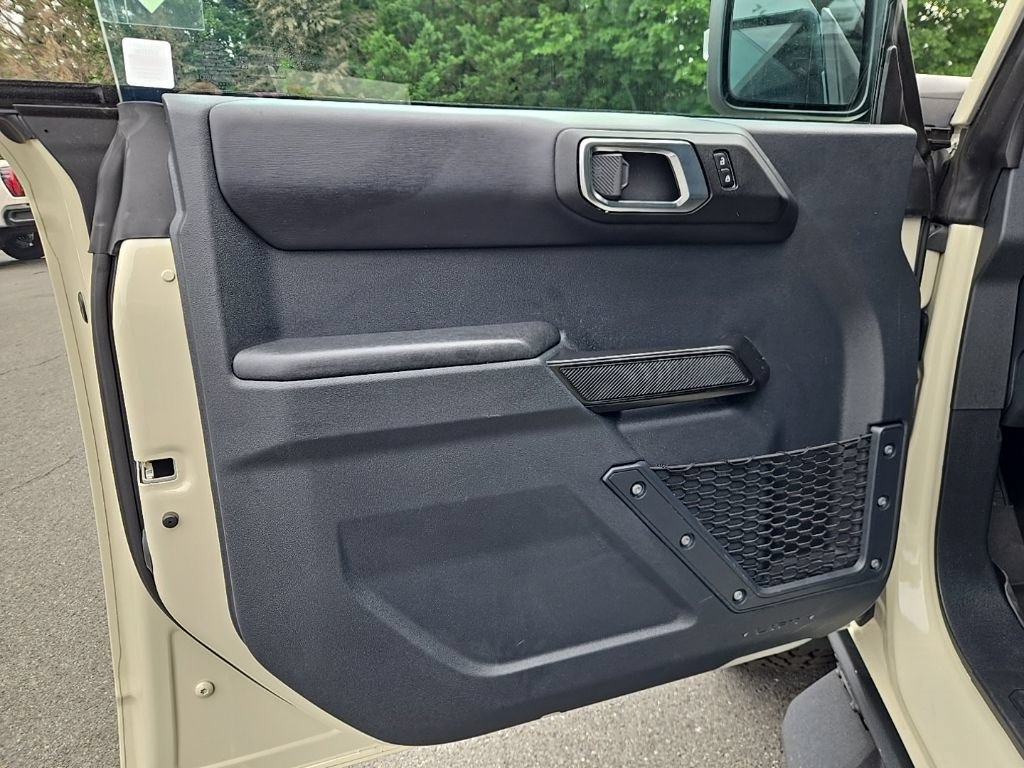 Used 2025 Ford Bronco Badlands AWD/4WD image 13