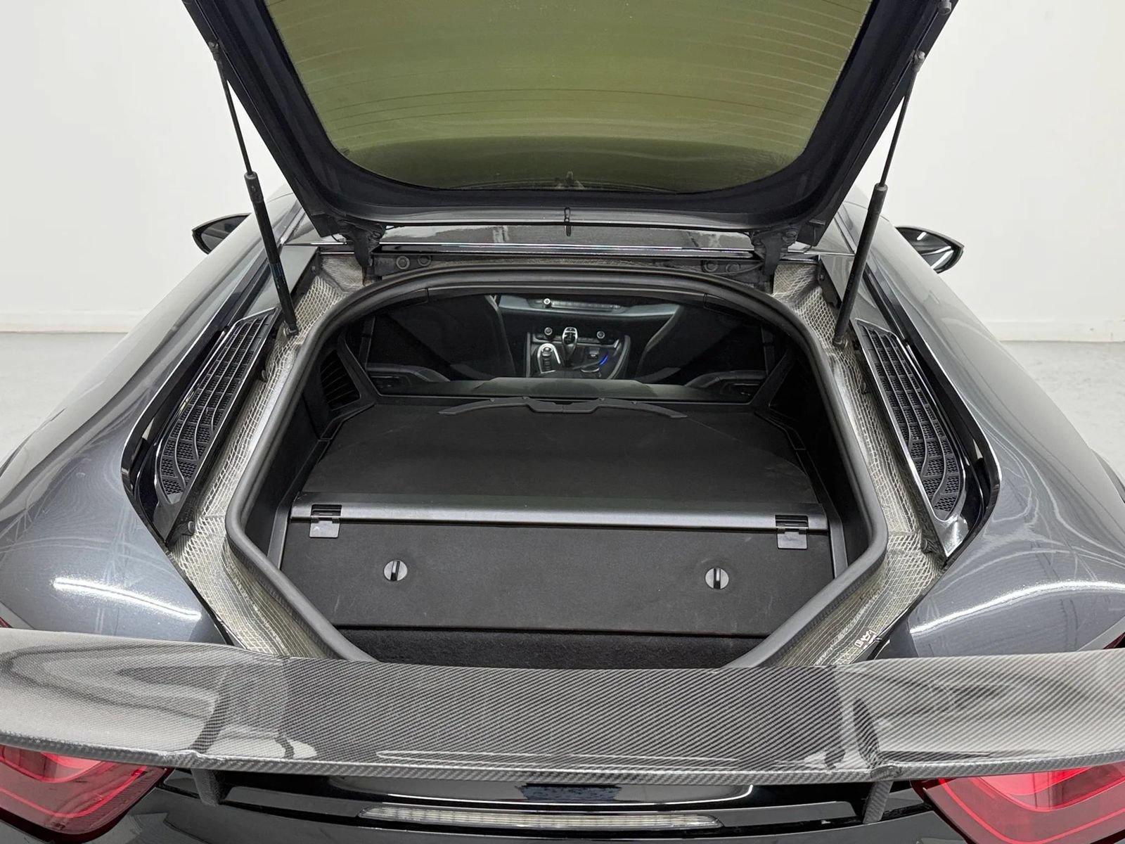 Used 2016 BMW i8 AWD/4WD image 32