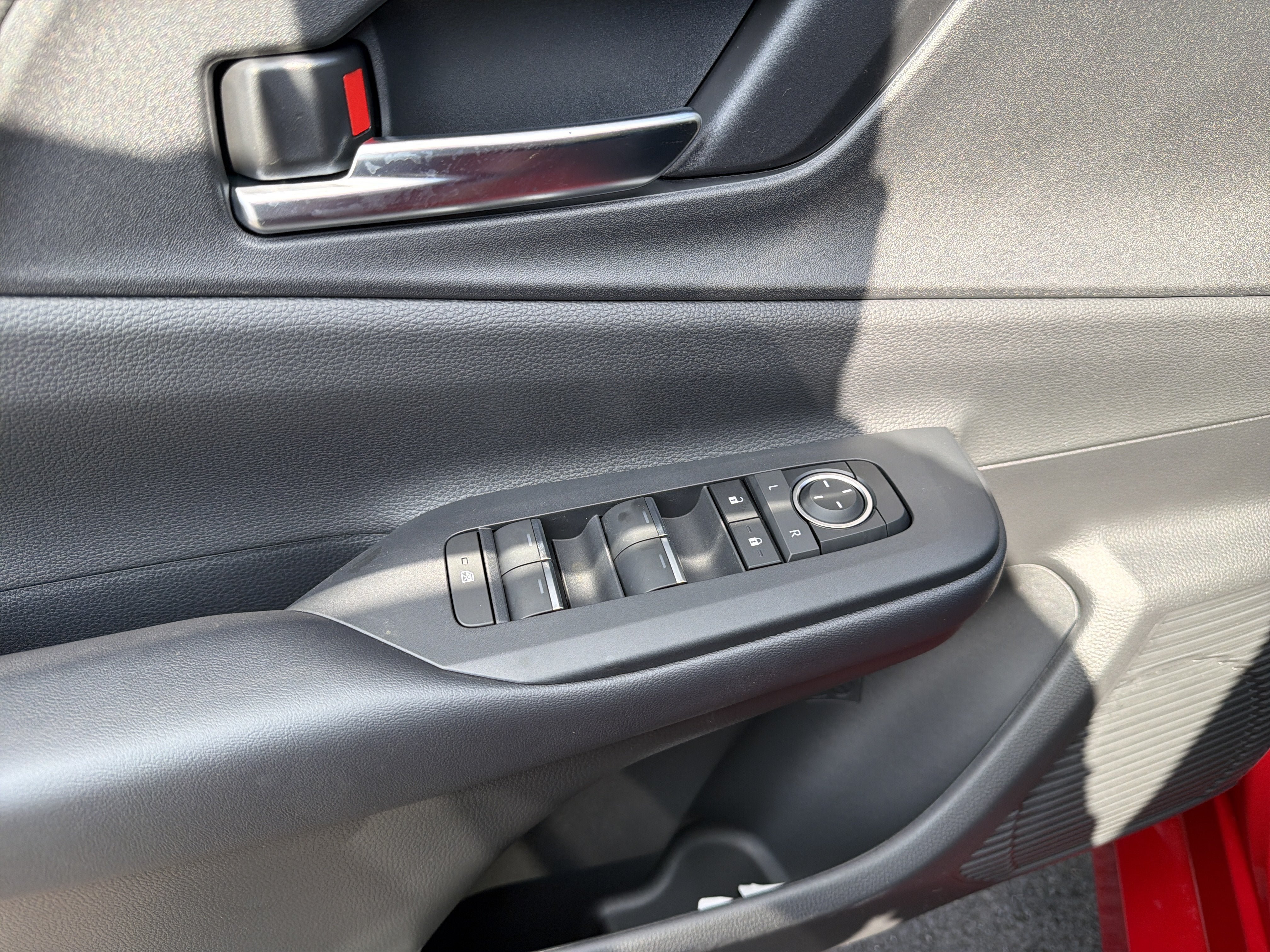 New 2026 Toyota Prius Plug-In Hybrid FWD image 8