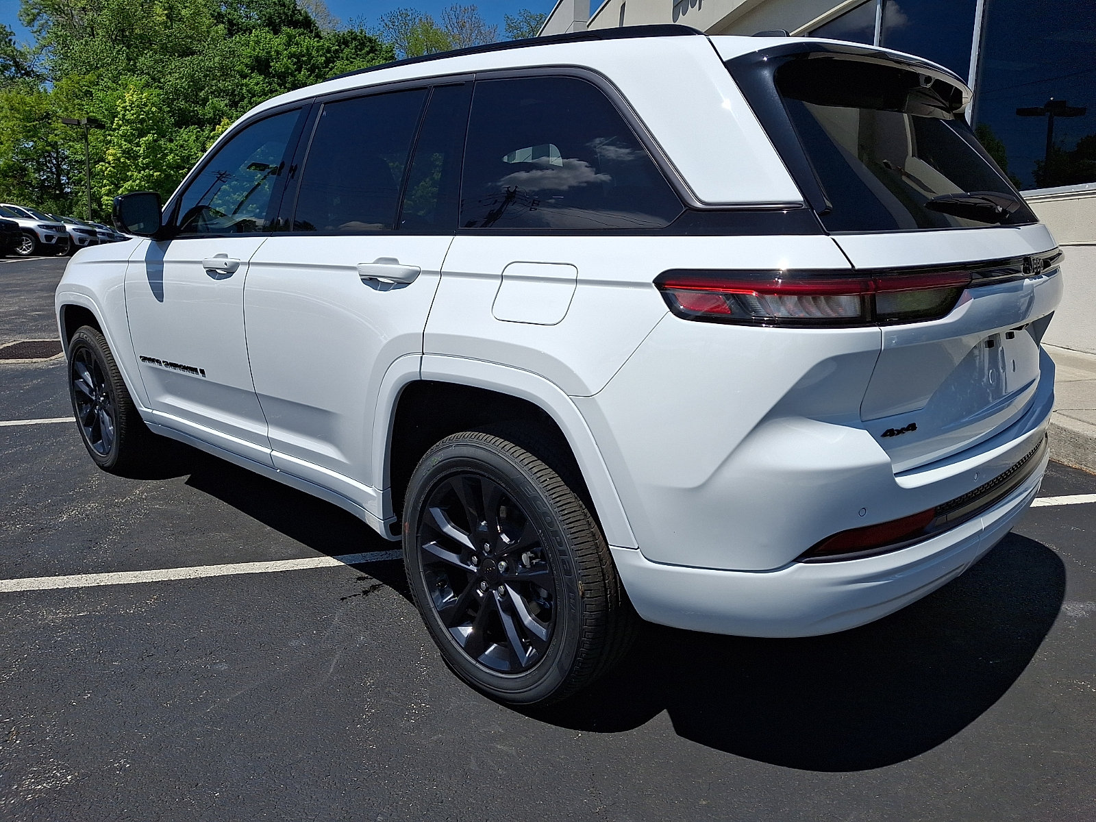New 2026 Jeep Grand Cherokee Limited AWD/4WD image 4