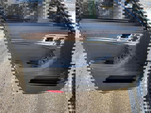 Used 2015 Hyundai Genesis 3.8 w/ Option Group 04 image 10