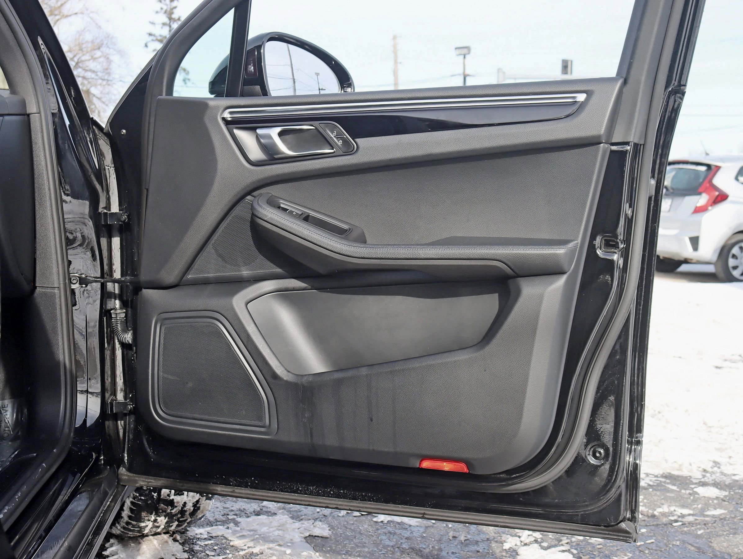 Used 2020 Porsche Macan Sport Edition image 29