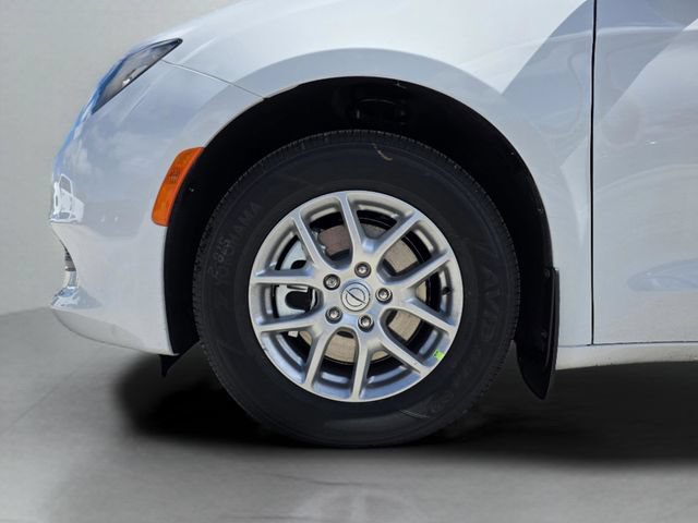 New 2026 Chrysler Voyager LX FWD image 38