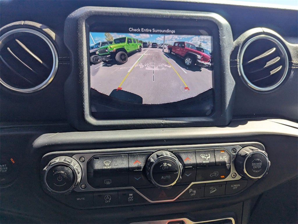 Certified 2018 Jeep Wrangler Unlimited Sahara image 30