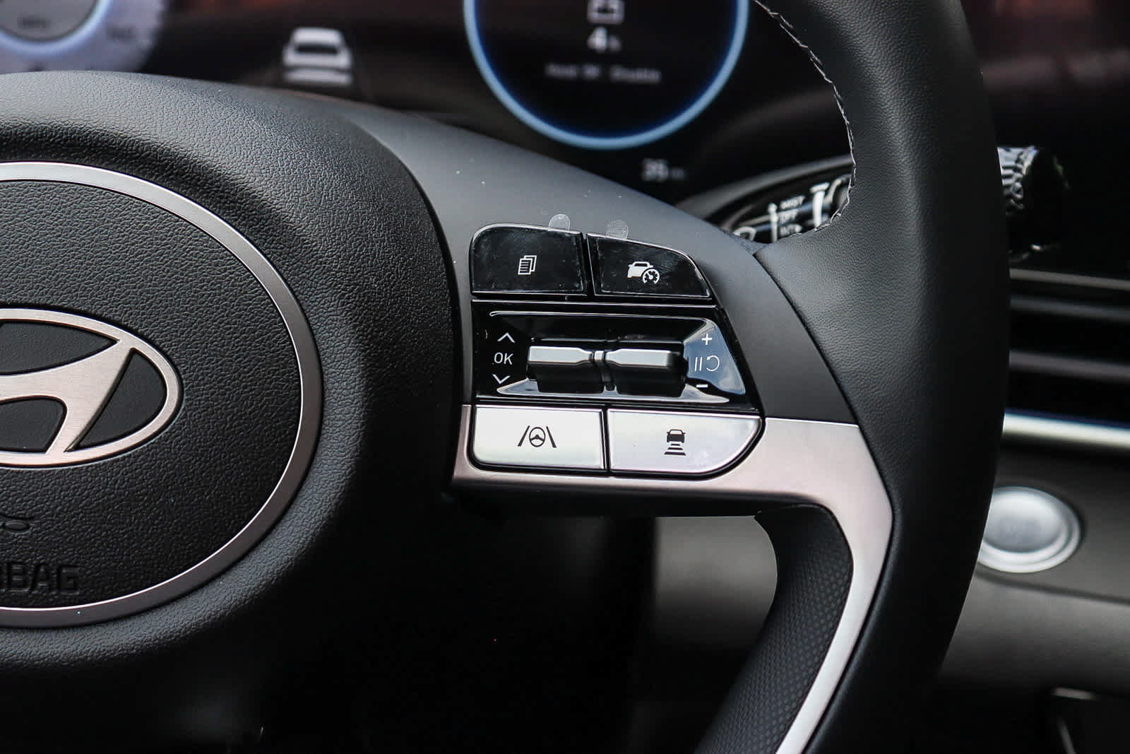 New 2026 Hyundai Elantra Limited FWD image 38