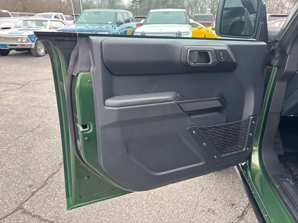 Used 2025 Ford Bronco Badlands image 25