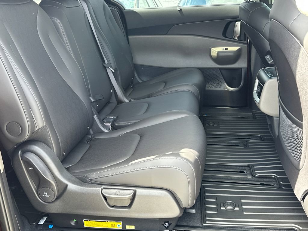 New 2026 Kia Carnival EX FWD image 14