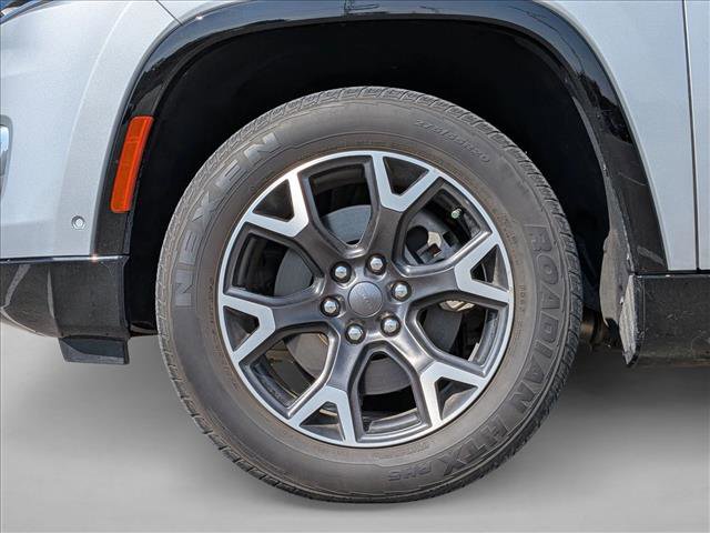 Used 2023 Jeep Wagoneer Series III w/ Preferred Equipment Group image 24