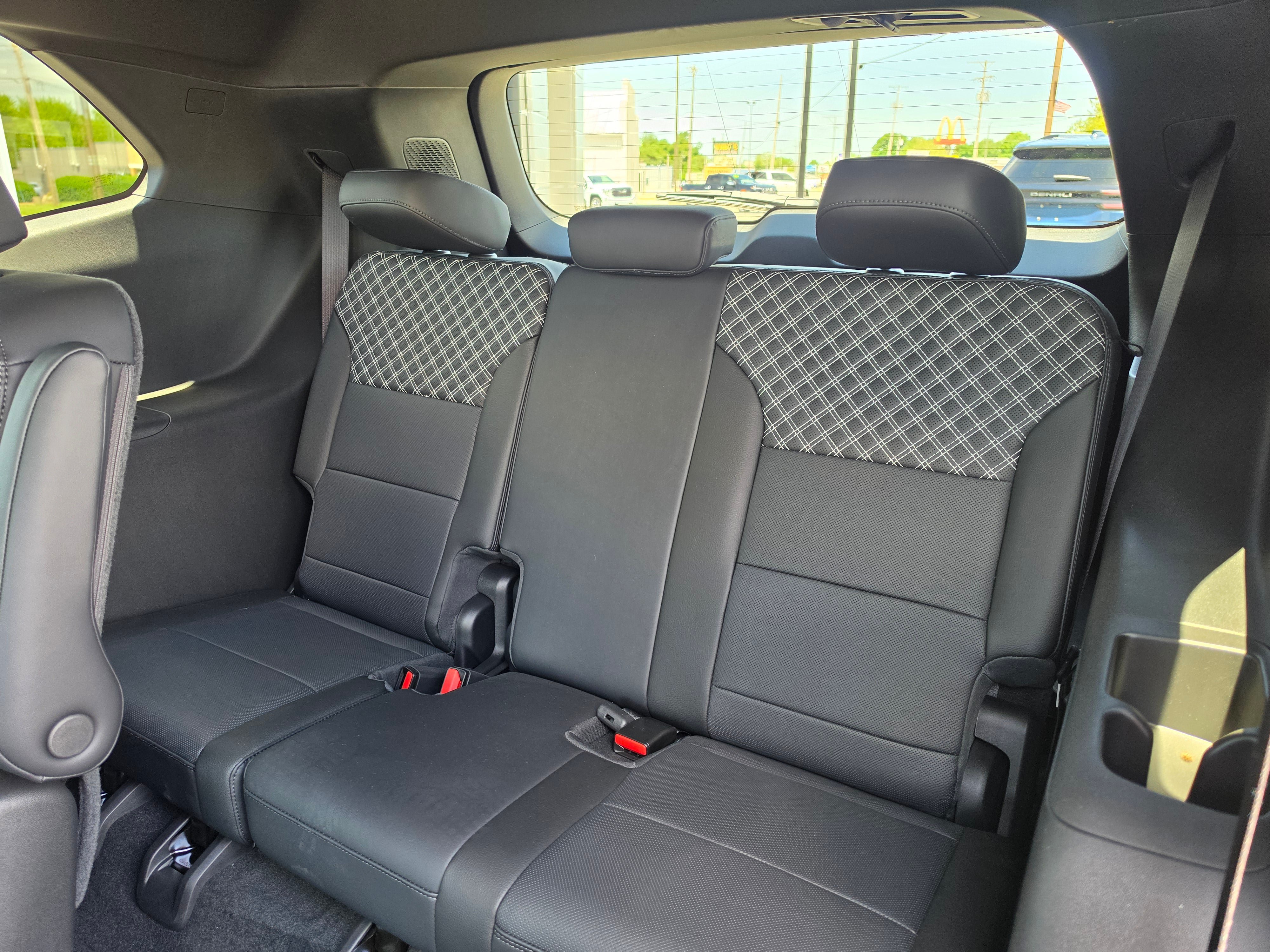 Used 2025 GMC Acadia Denali FWD image 12
