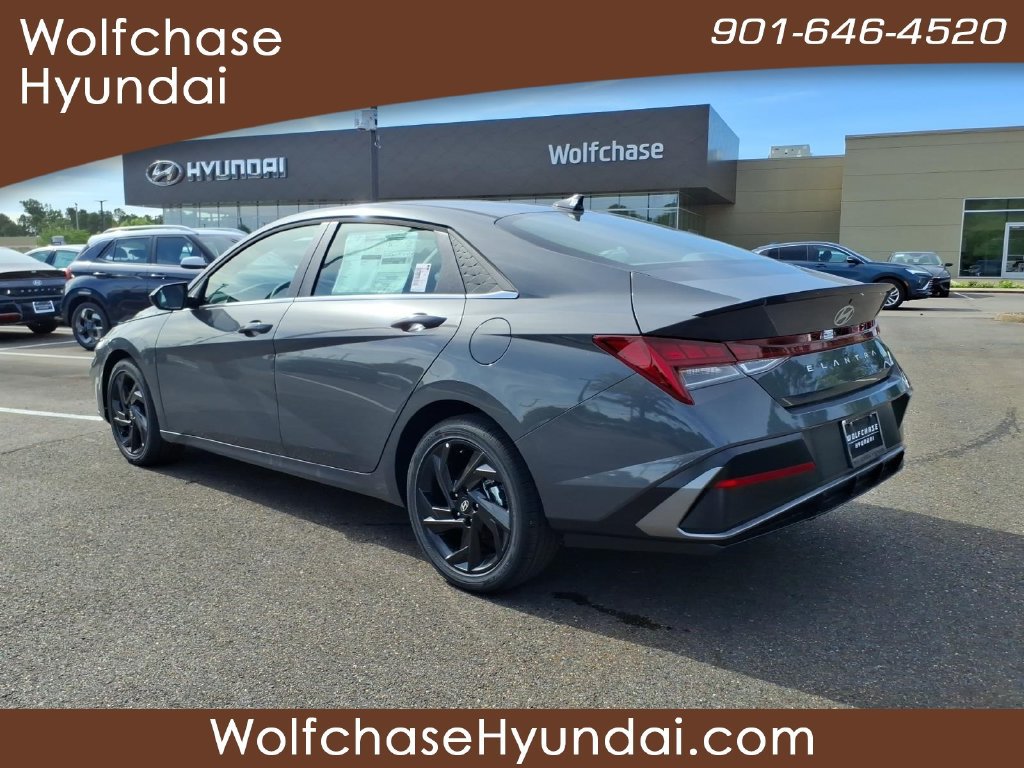 Used 2026 Hyundai Elantra SEL Sport Premium FWD image 3