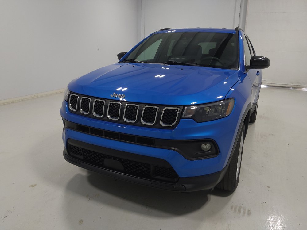 Used 2023 Jeep Compass Latitude AWD/4WD image 15