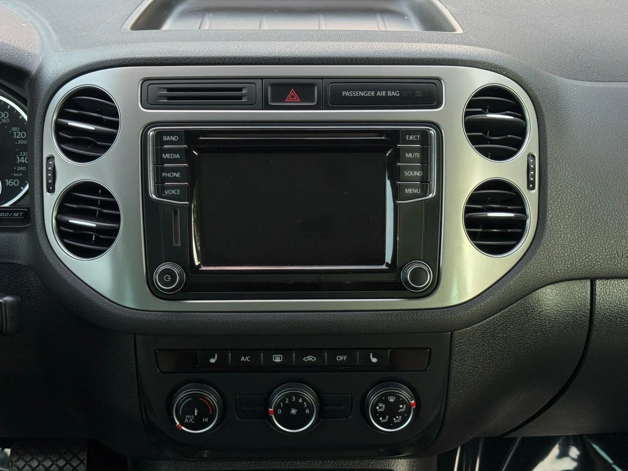 Used 2017 Volkswagen Tiguan Wolfsburg Edition image 32