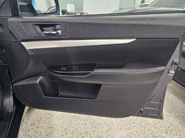 Used 2013 Subaru Outback 2.5i Premium AWD/4WD image 30