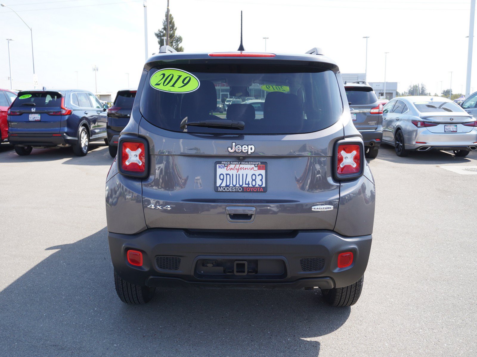 Used 2019 Jeep Renegade Latitude w/ Trailer Tow Group AWD/4WD image 10