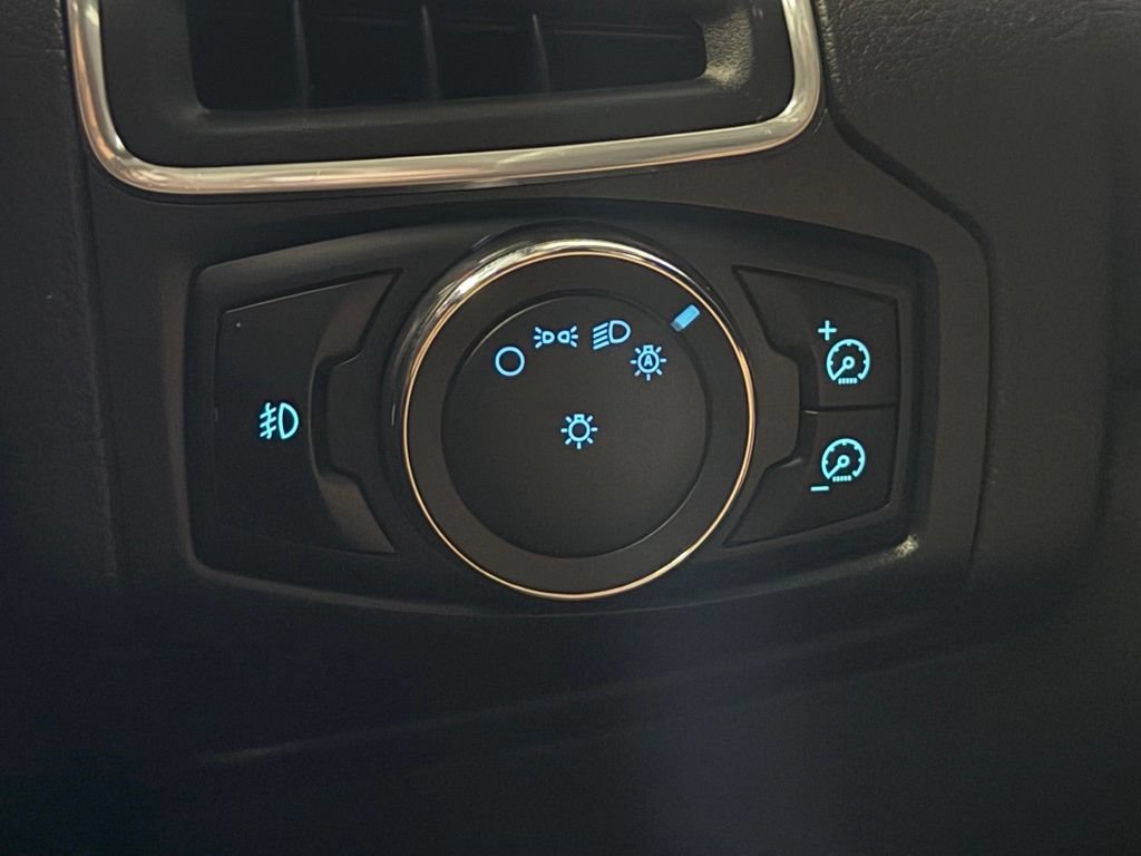 Used 2012 Ford Focus Titanium FWD image 13