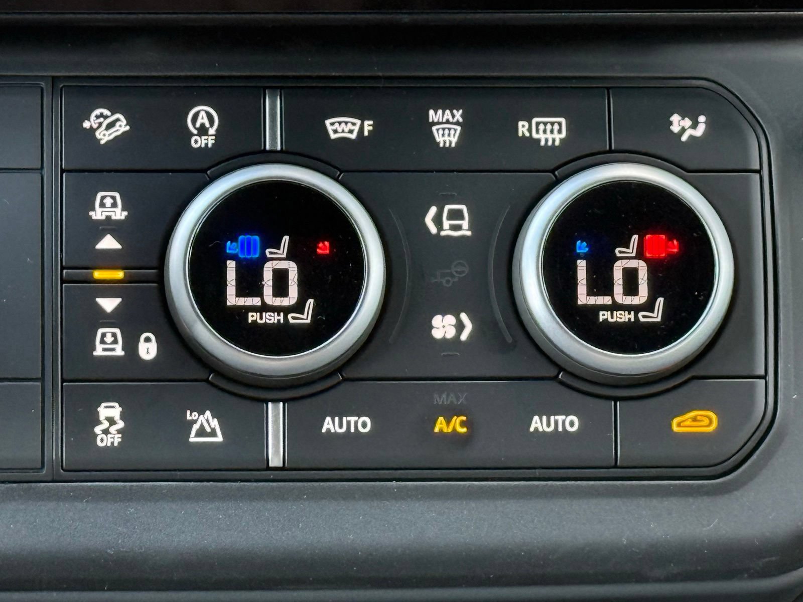 New 2026 Land Rover Defender 110 S AWD/4WD image 26