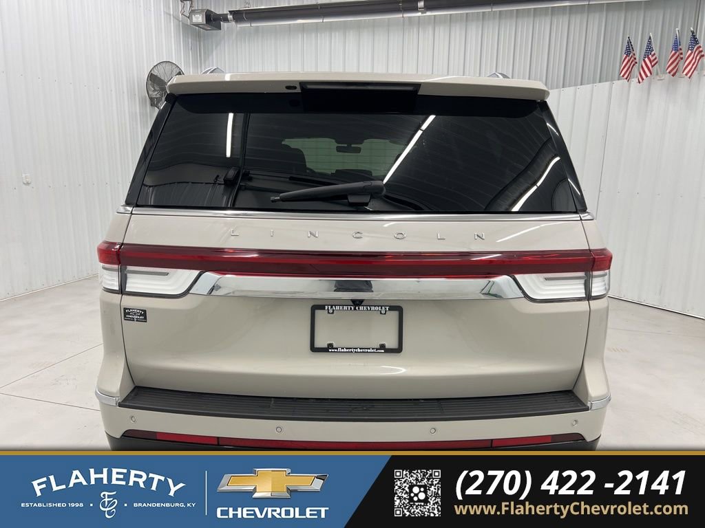 Used 2024 Lincoln Navigator L Reserve image 4