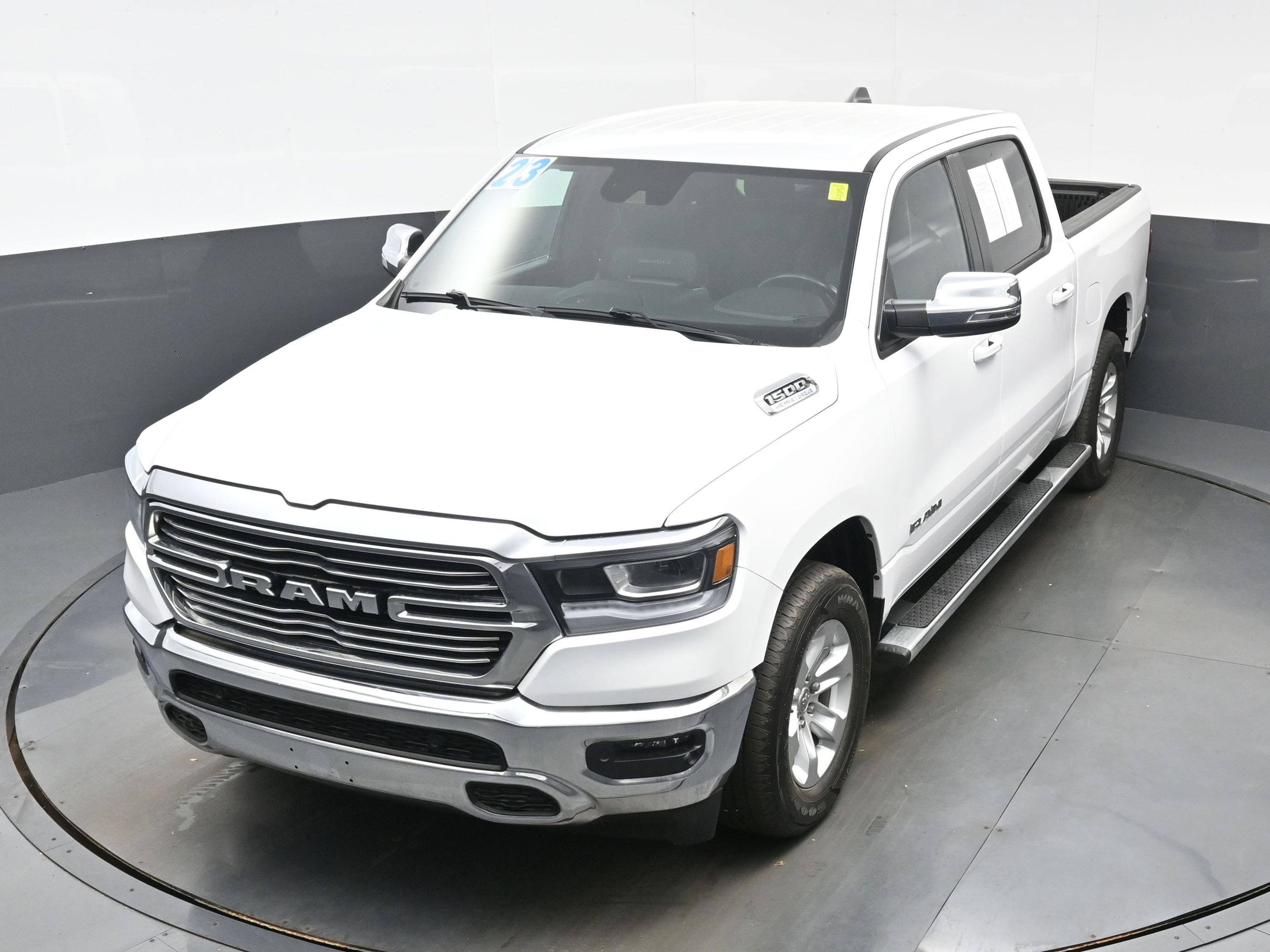 Used 2023 RAM 1500 Laramie AWD/4WD image 33