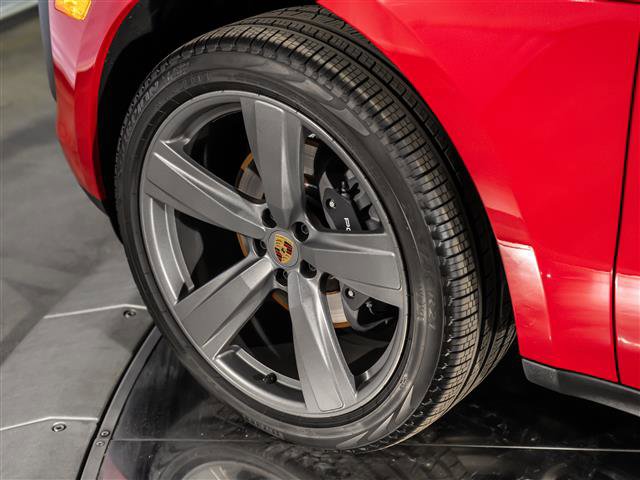 Certified 2025 Porsche Macan Turbo image 16