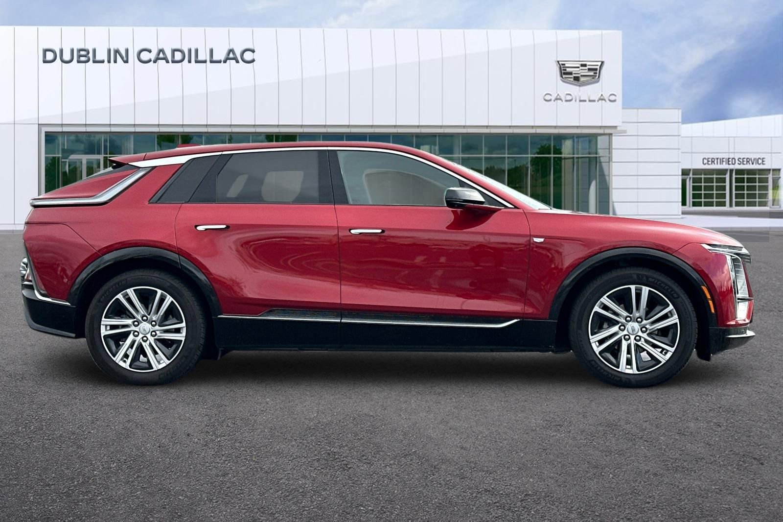 Certified 2024 Cadillac Lyriq Tech w/ Driver Assist Package image 3