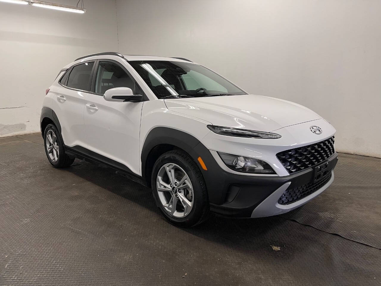Used 2023 Hyundai Kona SEL w/ Convenience Package AWD/4WD image 3