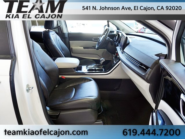 Certified 2024 Kia Carnival EX FWD image 12