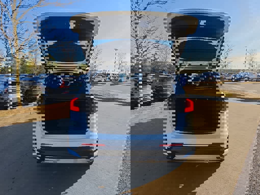 Used 2025 BMW X1 xDrive28i image 5