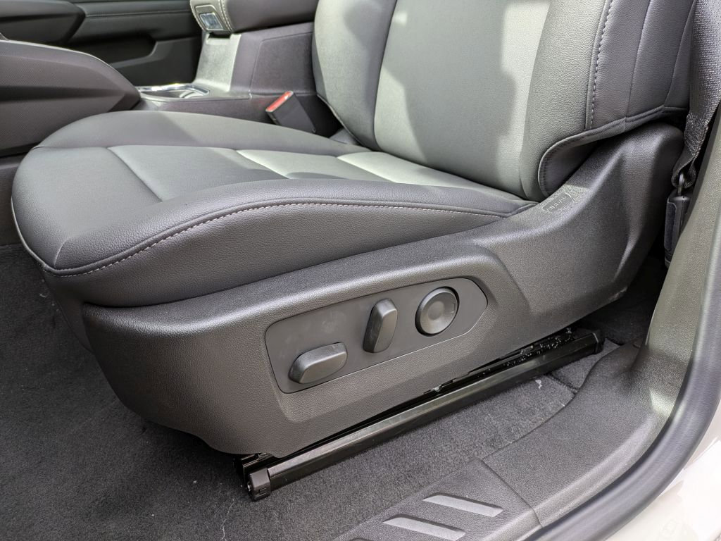 New 2026 GMC Canyon Elevation w/ Convenience Package image 13