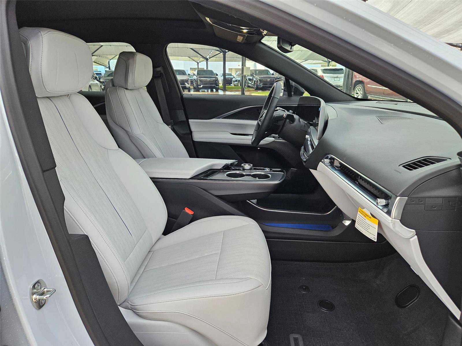 New 2026 Cadillac Lyriq Luxury w/ LPO, Floor Liner Package AWD/4WD image 23