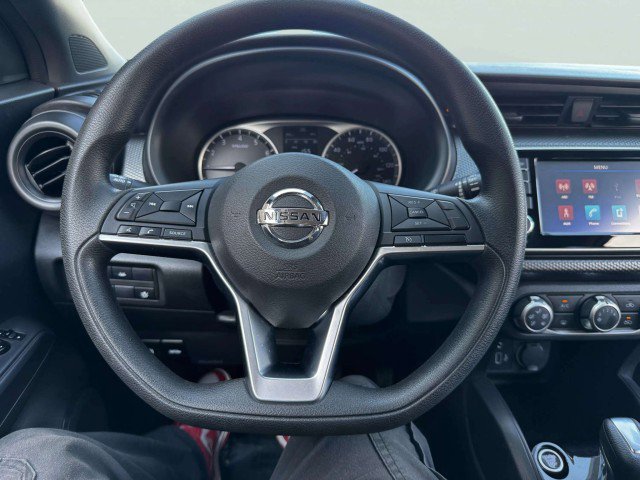Used 2020 Nissan Kicks S image 25