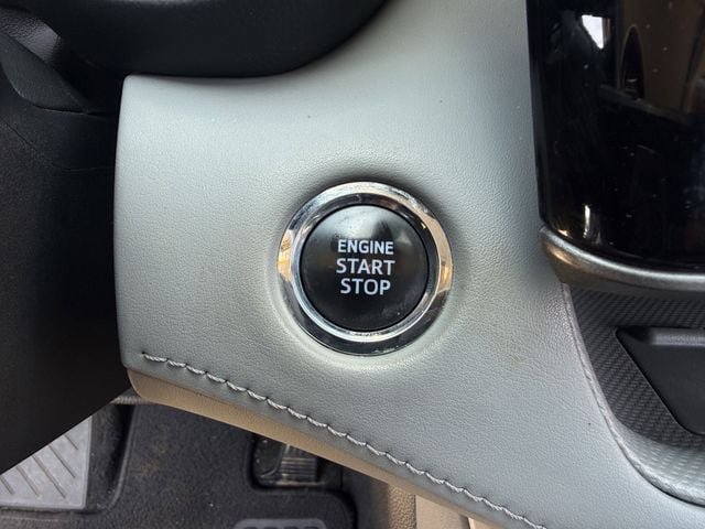 Used 2022 Toyota Highlander XLE FWD image 22