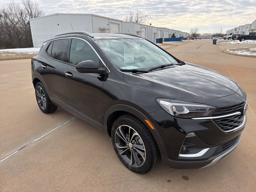 Used 2020 Buick Encore GX Essence image 3