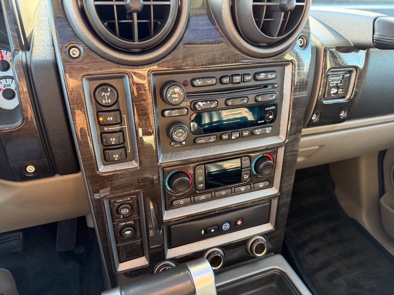 Used 2003 HUMMER H2 w/ Preferred Equipment Group image 18