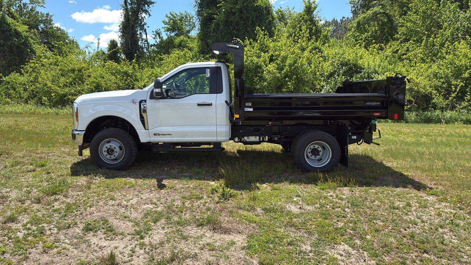 New 2026 Ford F350 XL w/ XL Chrome Package AWD/4WD image 2