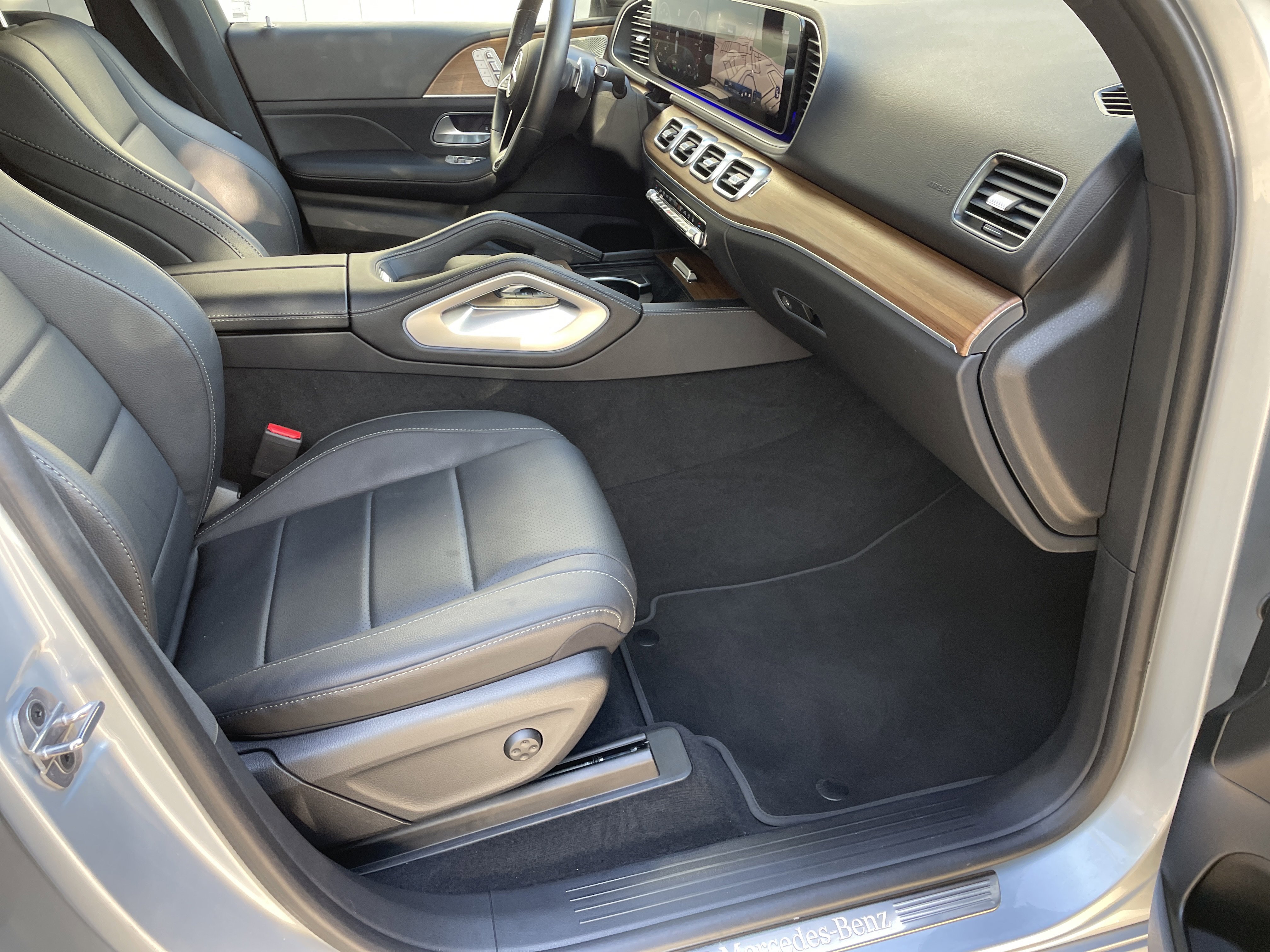 Certified 2025 Mercedes-Benz GLE 450e 4MATIC image 49