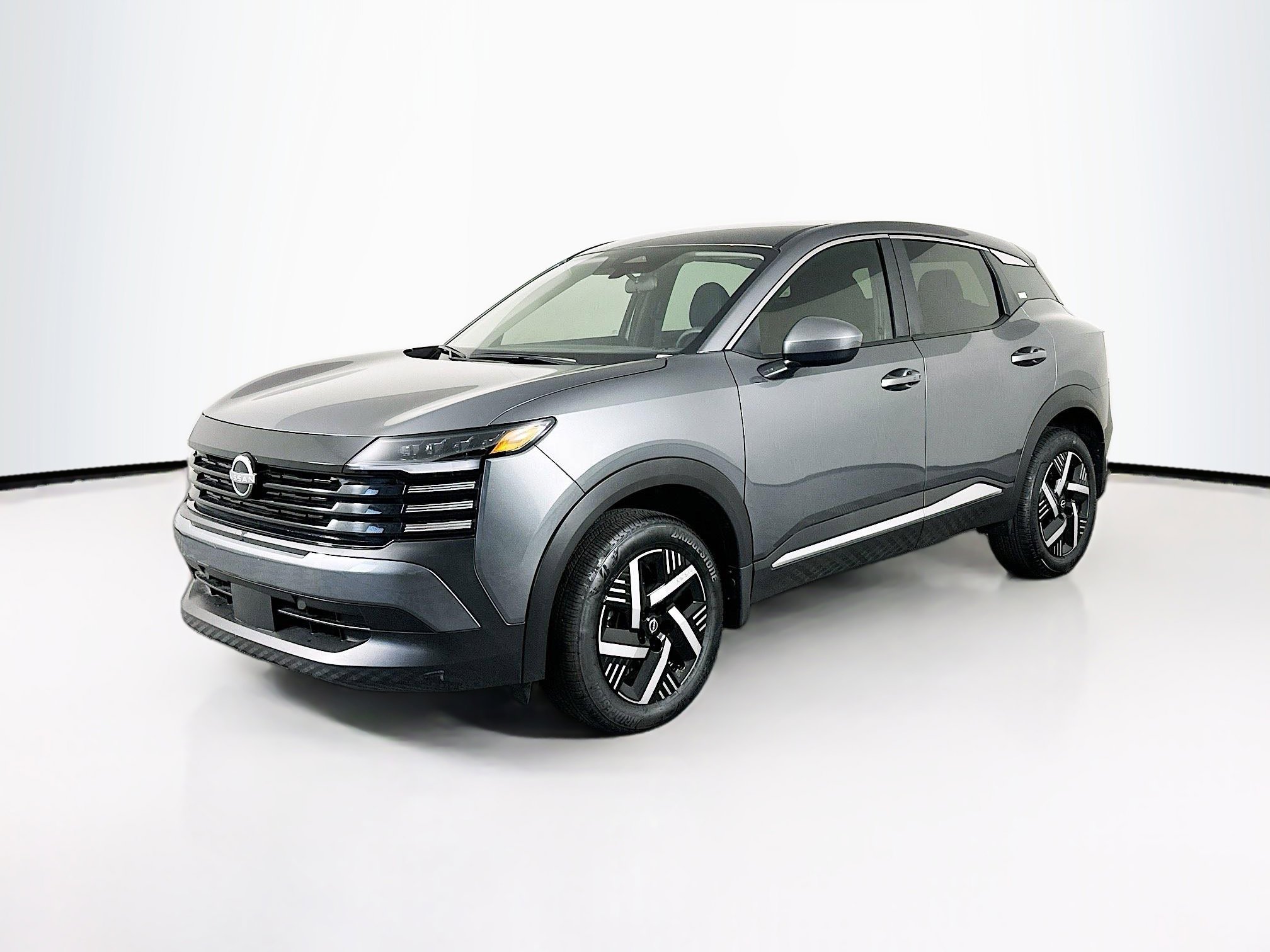 Used 2025 Nissan Kicks SV image 3