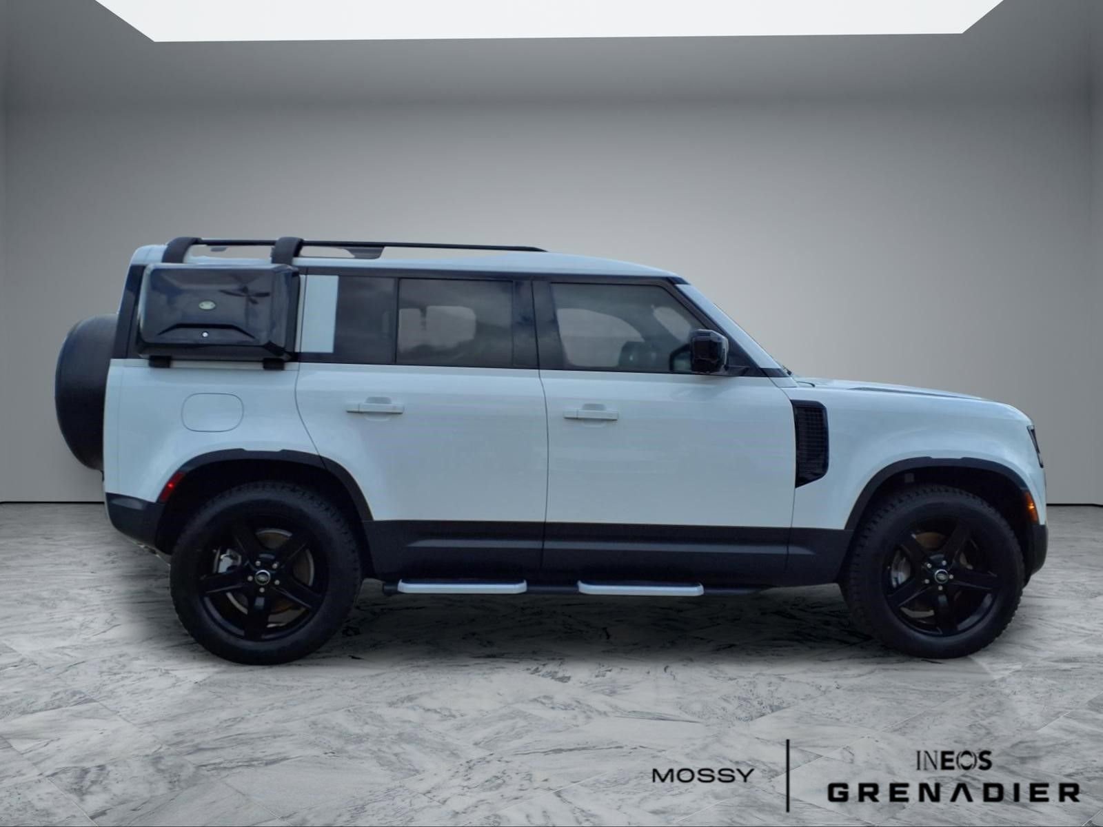 Used 2020 Land Rover Defender 110 HSE image 8